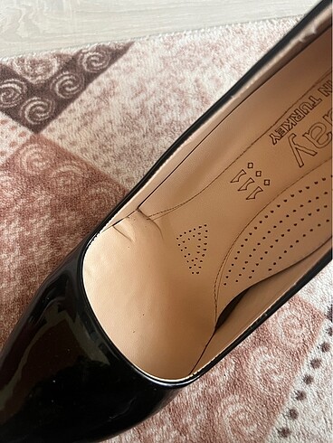 Klasik model topuklu ayakkabı - Görsel 7