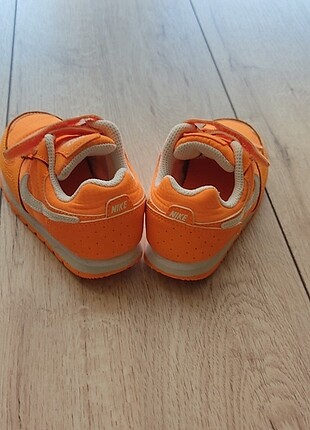 22 Beden turuncu Renk Nike Bebek ayakkabi