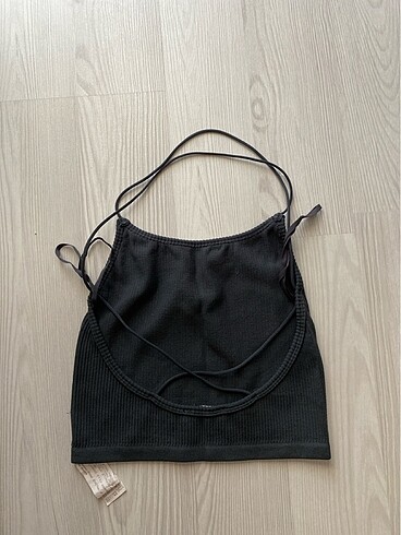 stradivarius sırtı çapraz crop