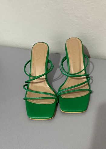 Diğer Yeşil Rugan Stiletto Topuklu Kadın Sandalet