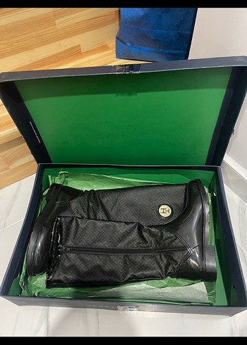 37 Beden orjinal tommy çizme