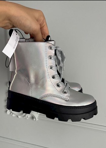 H&M silver Bot