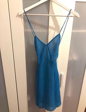 Bershka sirti capraz askili elbise
