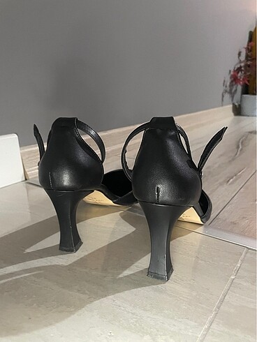 Siyah topuklu ayakkabı - Görsel 5