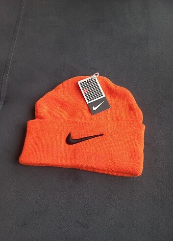 Nike Turuncu Bere 