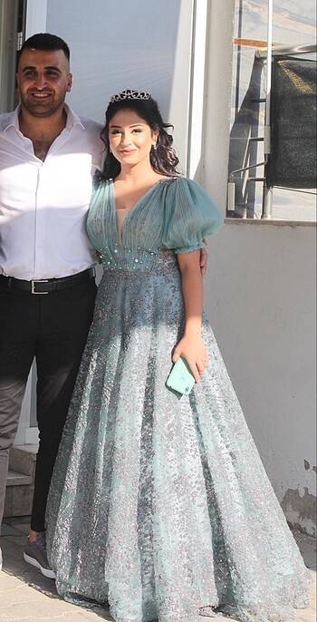 Nişan elbisesi