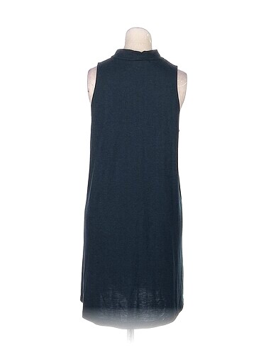 m Beden PreLoved Kısa Elbise %70 İndirimli.