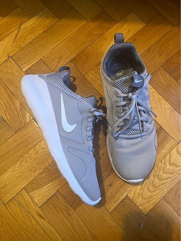 Nike gri spor ayakkabı