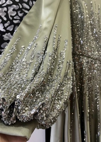 yeşil İşlemeli Uzun Kollu Abiye Elbise - Görsel 5