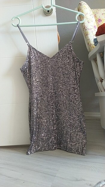 Pırıltılı astarlı mini elbise