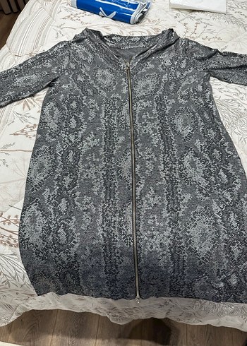 Yılan Desenli Gri Midi Şık Elbise - Görsel 7