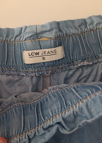 Lc Waikiki Kadın Mavi Kemerli Mini Kot Şort - Görsel 5