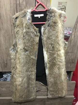 Zara S Beden Tüylü Yelek