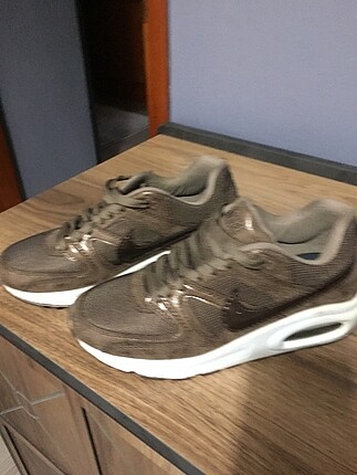 Spor ayakkabi