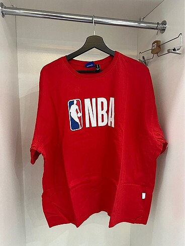 Kırmızı nba oversize tshirt