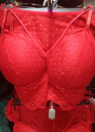 Bustiyer bralet