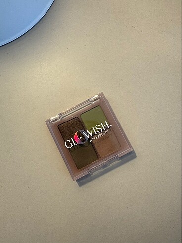 HUDA BEAUTY FAR PALETİ