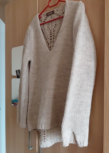 Bej V Yaka Örgü Kadın Kazak - Görsel 2