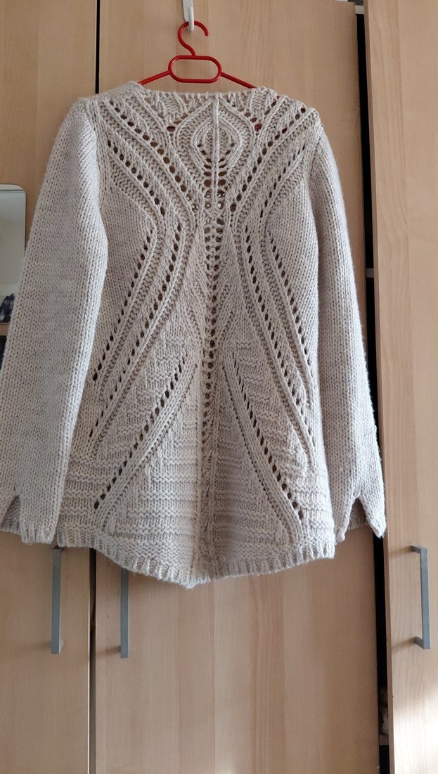 Bej V Yaka Örgü Kadın Kazak - Görsel 3