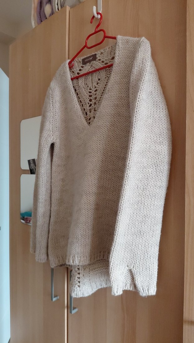 Bej V Yaka Örgü Kadın Kazak - Görsel 2