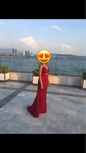 Kırmızı abiye elbise