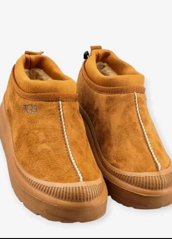 37 Beden UGG bot 