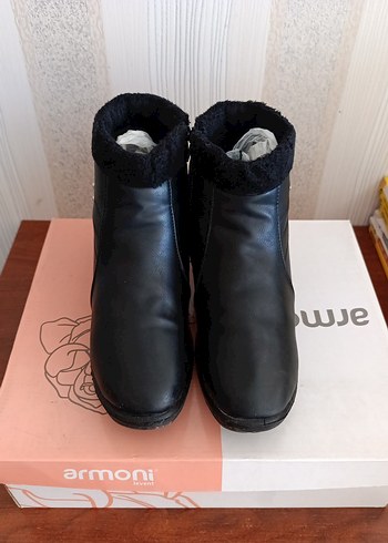 Siyah Kürklü Dolgu Topuklu Bot - Görsel 3