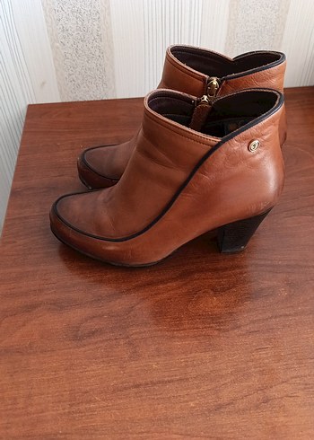Kahverengi Deri Kadın Dolgu Topuklu Bot - Görsel 4
