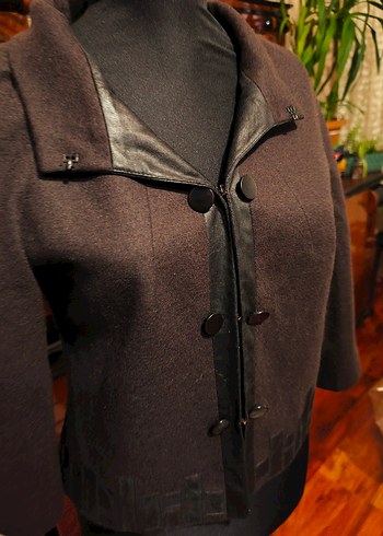 Düğmeli Kahverengi Mini Deri Ceket - Görsel 4