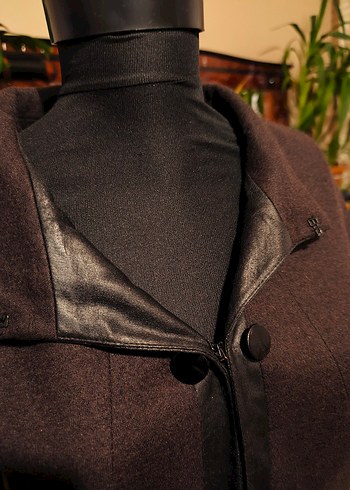 Düğmeli Kahverengi Mini Deri Ceket - Görsel 5