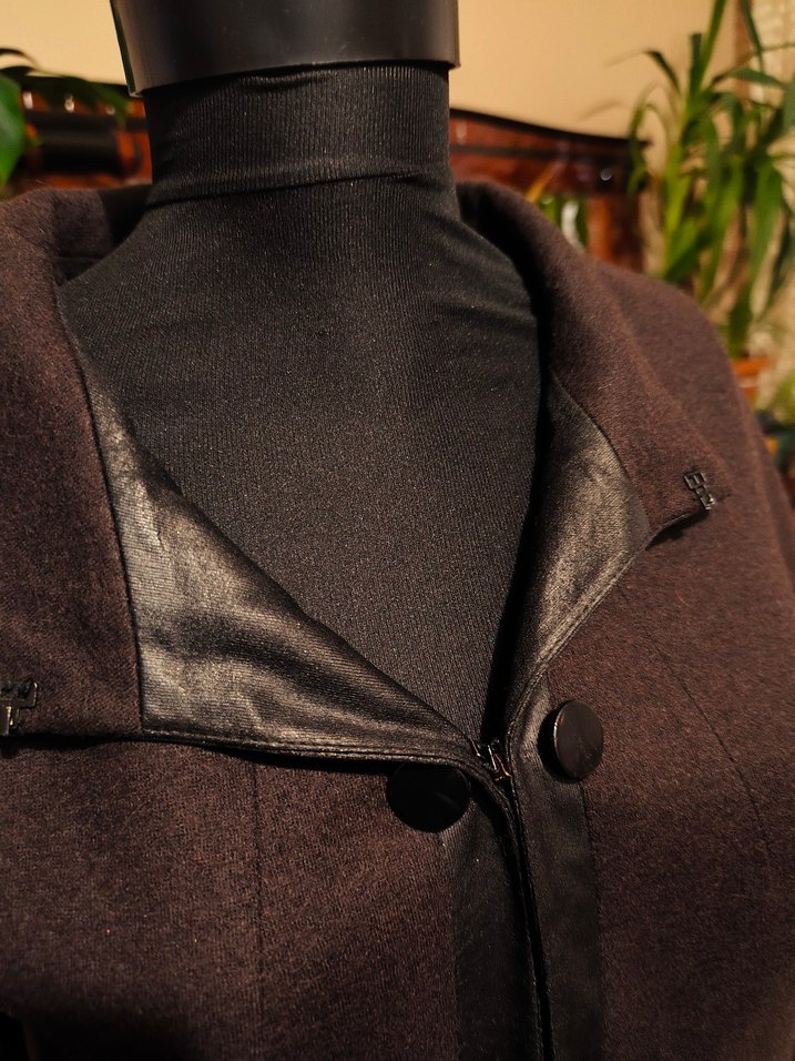 Düğmeli Kahverengi Mini Deri Ceket - Görsel 5