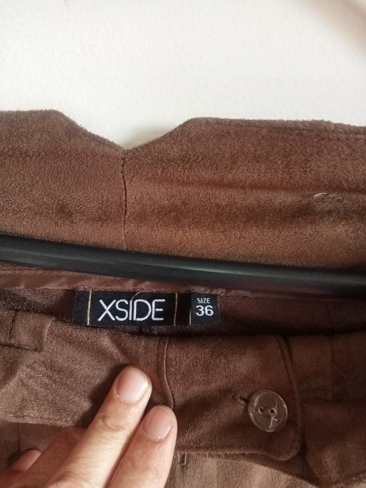 Kadın Kahverengi Süet Pilili Mini Şort - Görsel 4