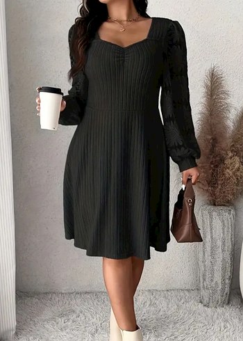 V Yaka Siyah Elbise - Görsel 4