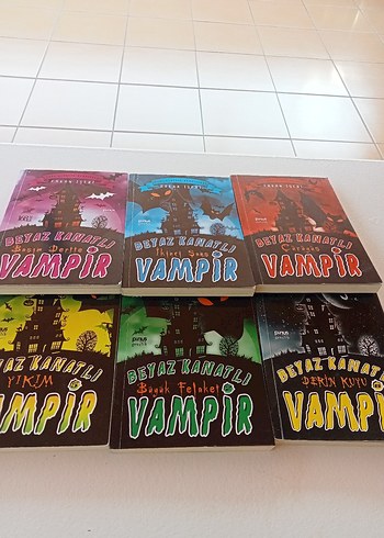 Beden Renk Az Kanatlı Vampir Serisi Kitap Seti