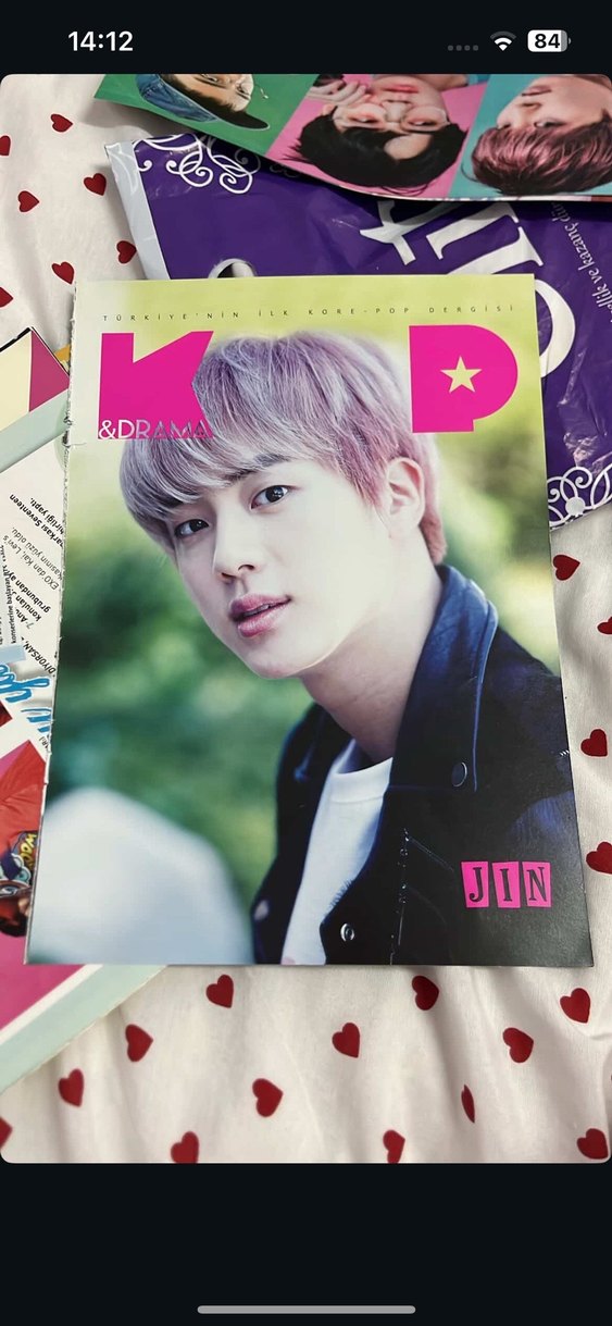 Bts rm ve jin dergi kapagi - Görsel 2