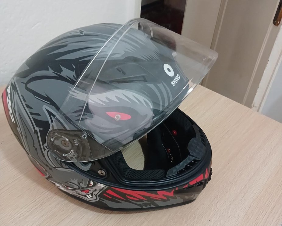 Siyah Desenli Motosiklet Kaskı - Görsel 2