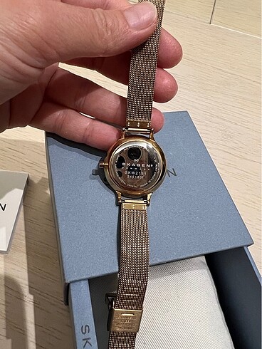 Beden sarı Renk Skagen orjinal saat saatten alınma
