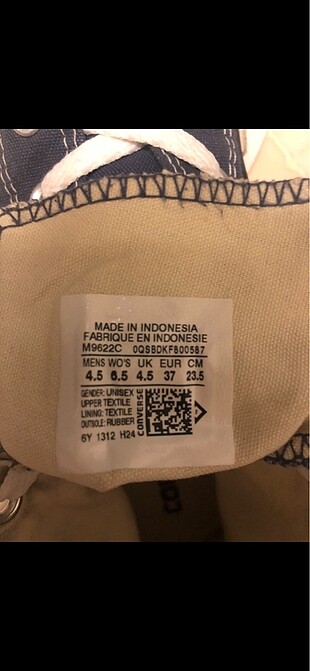 37 Beden lacivert converse