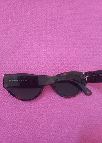 Ray Ban Orijinal Kendall&Kylie Retro Kadın Güneş Gözlüğü