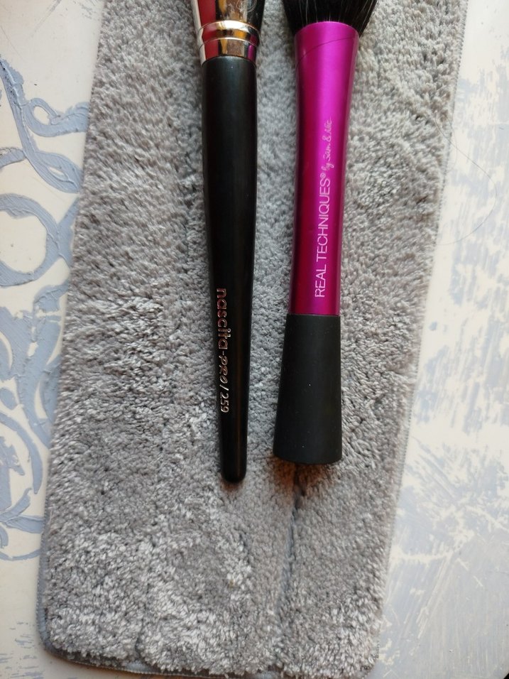 Real Tecniques Stipling Sıvı Allık fondöten Fırçası ve Nascita - Görsel 2
