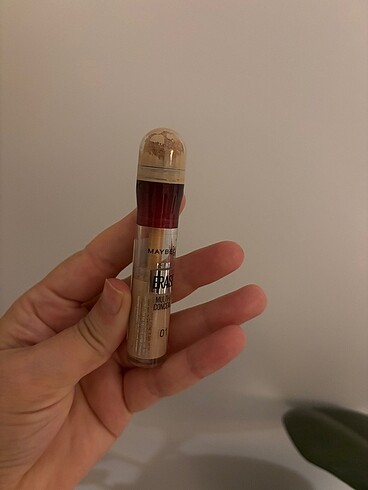 Maybelline Göz altı kapatıcısı