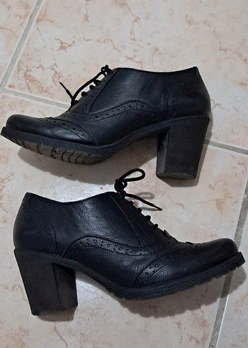 Dr. Martens Kadın Siyah Klasik Stiletto Topuklu Ayakkabı