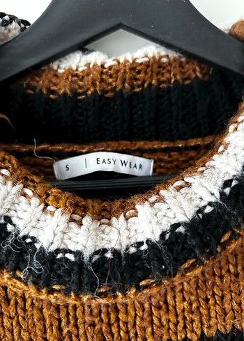 Boğazlı Çizgili Rahat Kadın Kazak - Görsel 3