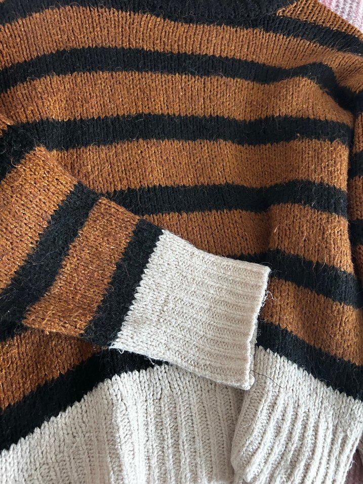 Boğazlı Çizgili Rahat Kadın Kazak - Görsel 5