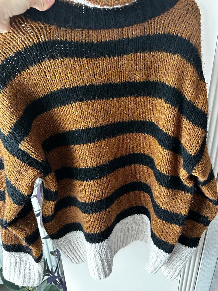 Boğazlı Çizgili Rahat Kadın Kazak - Görsel 4