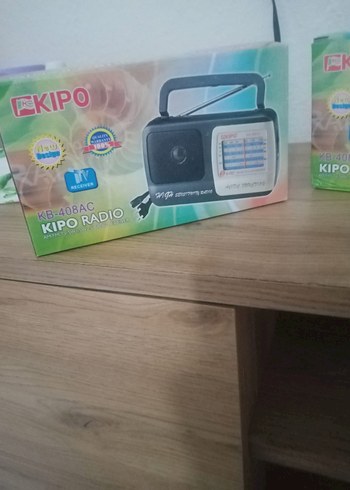 Beden Kchibo KK-979 Dijital Alarm Saatli Radyo Model Kiti