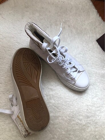 39 Beden beyaz Renk Beyaz converse