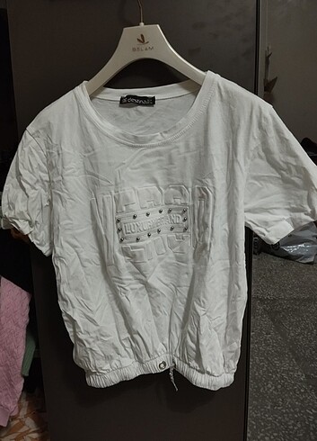 Beyaz crop tişört 