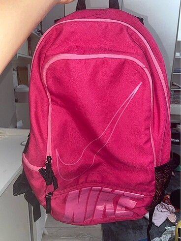 Pembe nike çanta