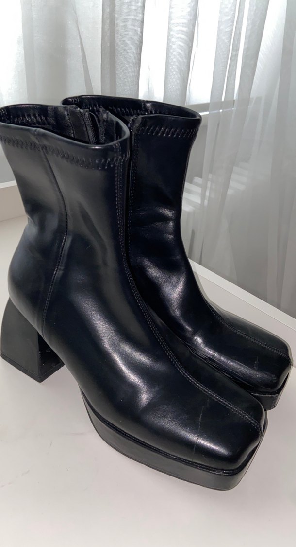 Siyah Deri Gotik Topuklu Kadın Bot - Görsel 3